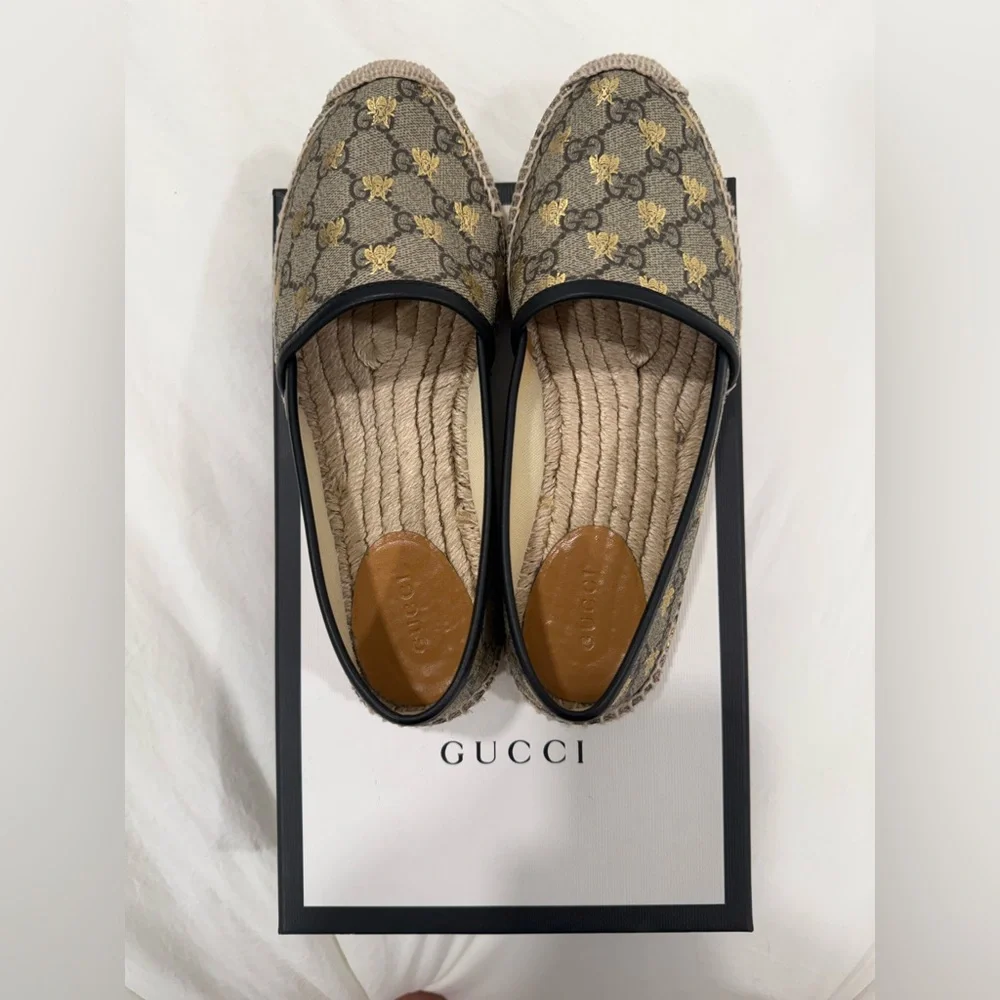 Gucci Women's Espadrilles - Black and Gold Pattern - Picture 1 of 11